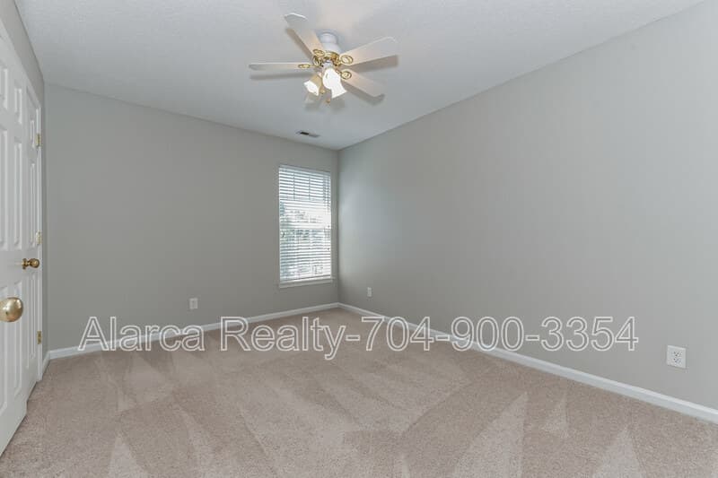 Charlotte House: 9418 Willow Tree Ln
