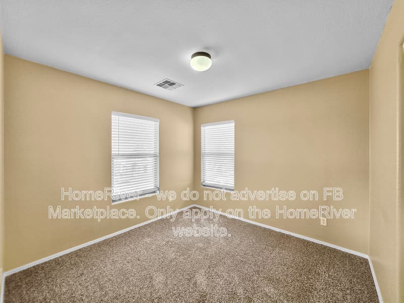 Laveen House: 6435 W Sophie Ln