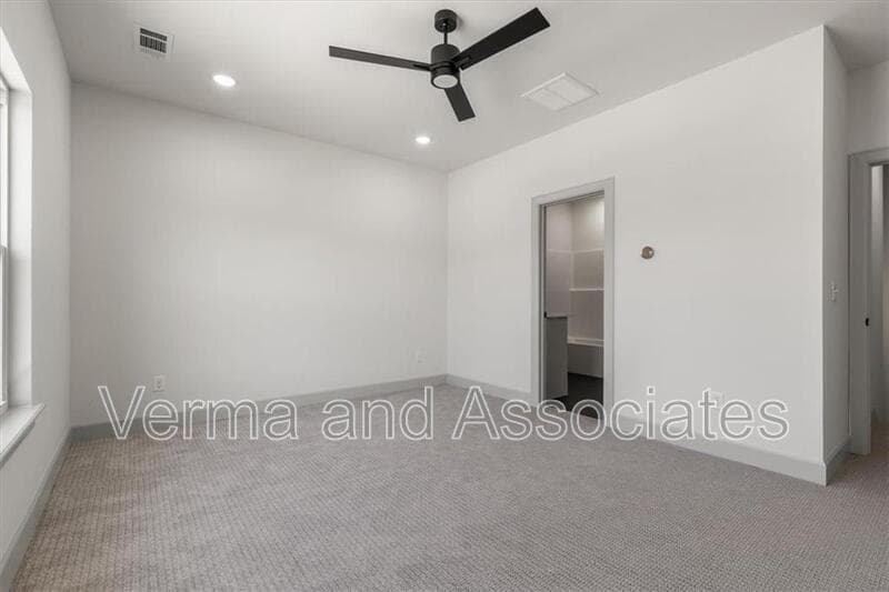 Centerton House: 1050 Whistler St