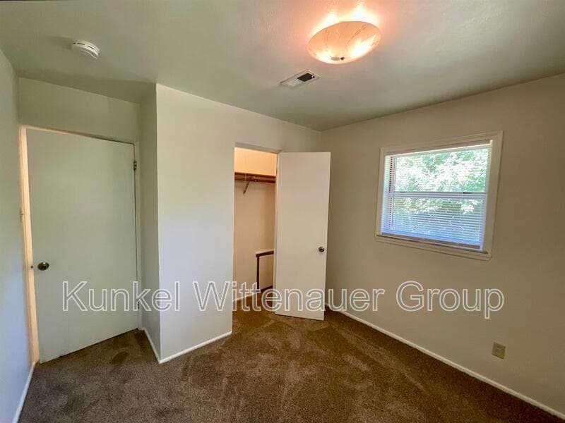 Belleville Condo: 1715 Menard Dr