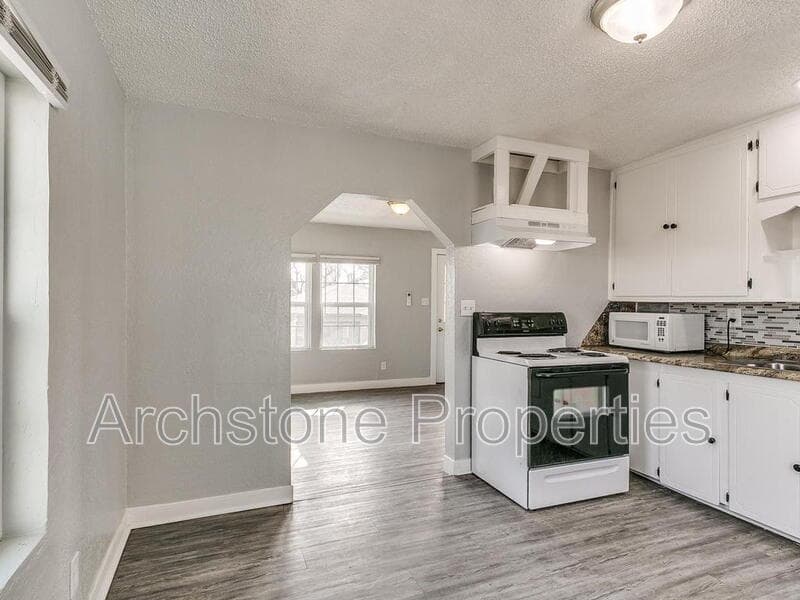 Oklahoma City Townhome: 1231 North Grand Boulevard