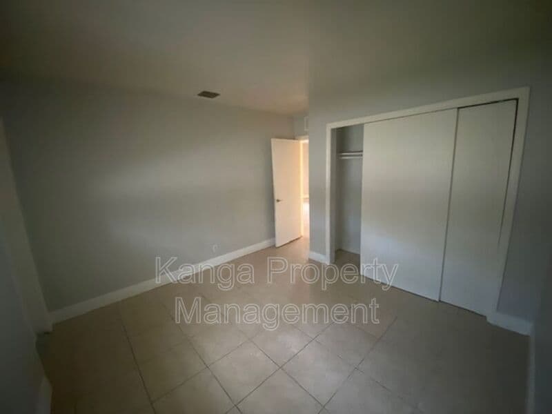 Fort Lauderdale Condo: 220 Sw 8Th St