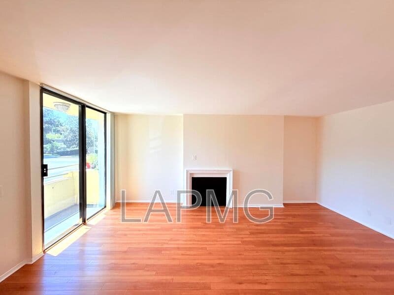 Studio City House: 4202 Tujunga Ave