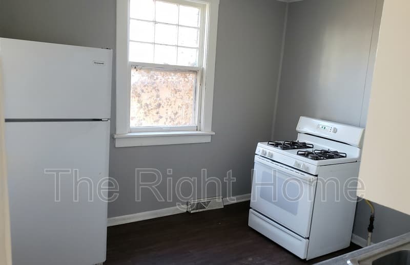 Omaha House: 1518 S 25th St