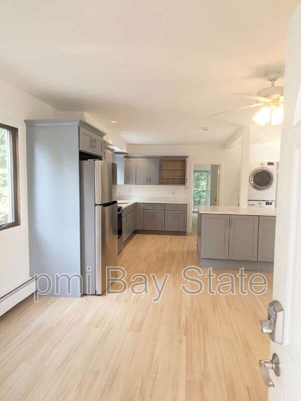 Hyde Park Condo: 3 Weston St