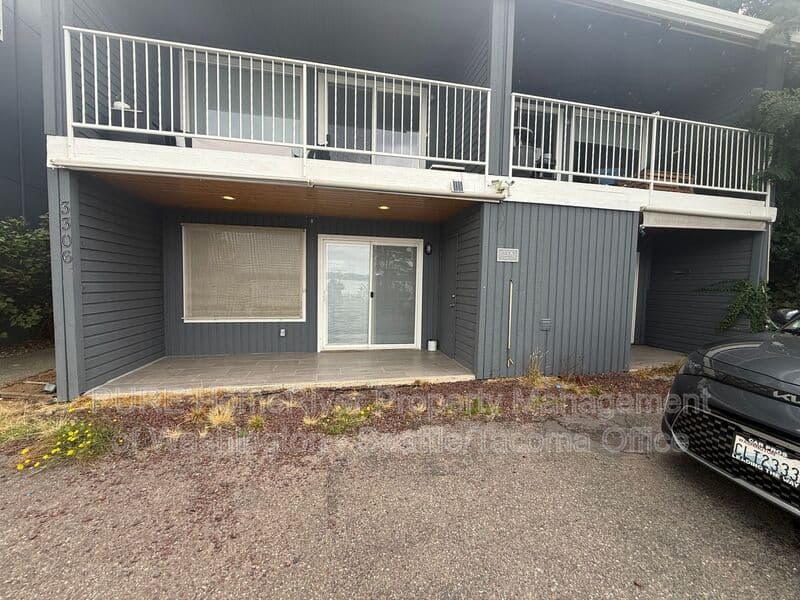 Renton Condo: 3306 Lake Washington Blvd N