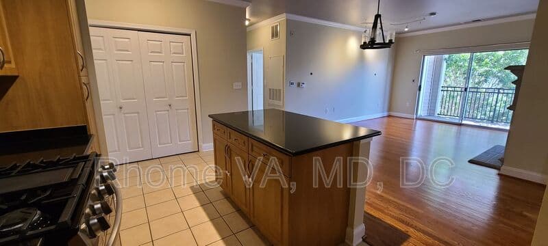 Herndon Condo: 12937 Centre Park Cir
