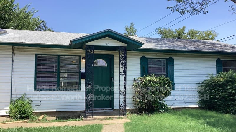 Euless House: 102 Travis Dr