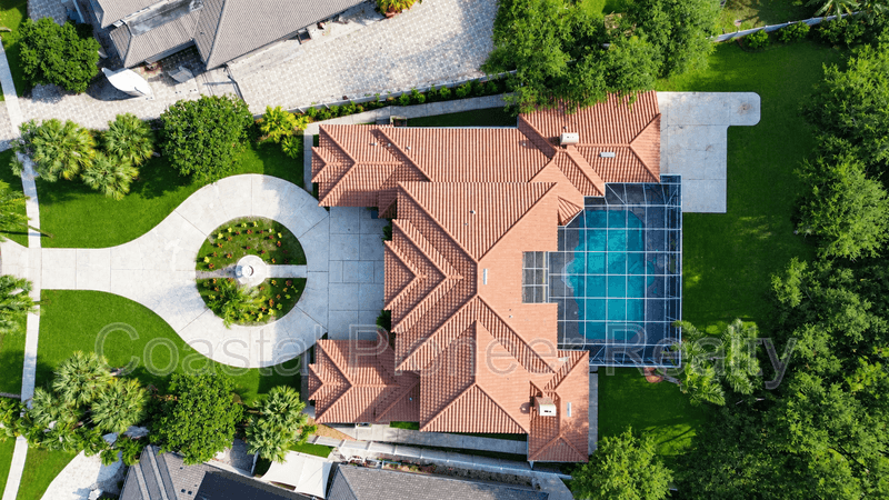 Largo House: 10334 Longwood Dr
