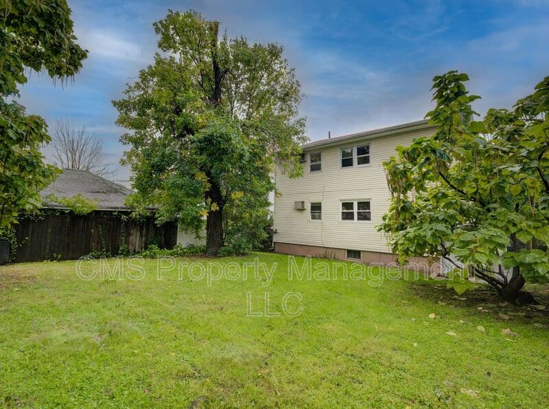 Vauxhall Condo: 287 Montclair Avenue