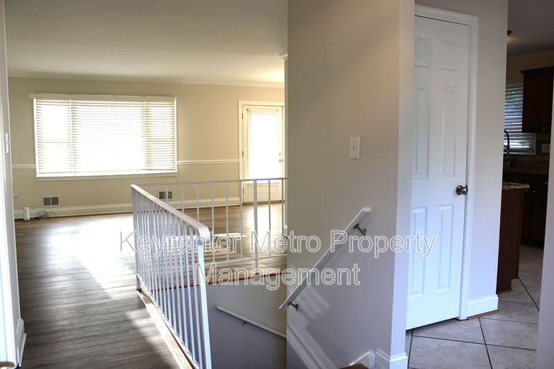 Clinton House: 5245 West Boniwood Turn