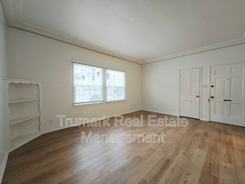 Glendale Condo: 408 E Harvard St