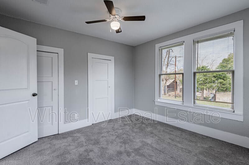 Trinity Condo: 200 W Caroline Street