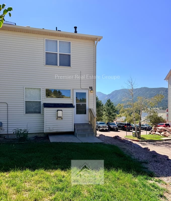 Palmer Lake Condo: 66 Vale Circle