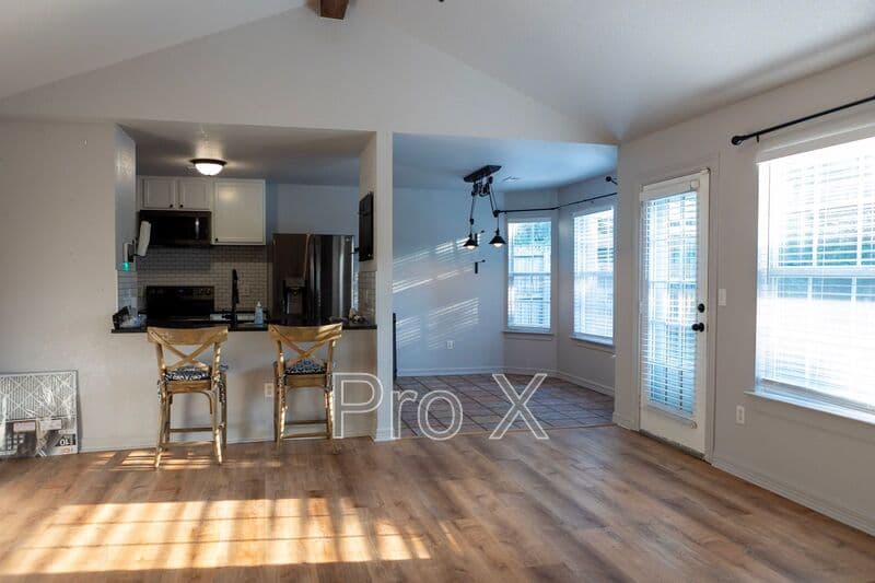 Fayetteville House: 833 S Eastview Drive