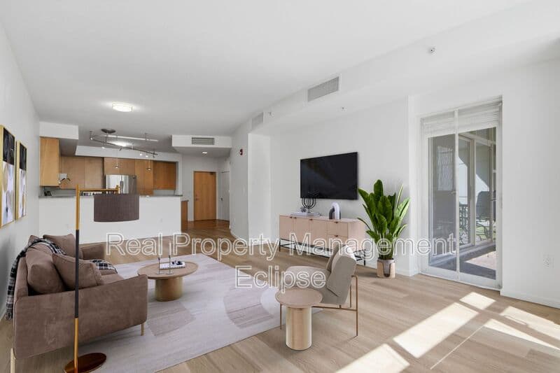 Bellevue Condo: 1188 106th Ave NE