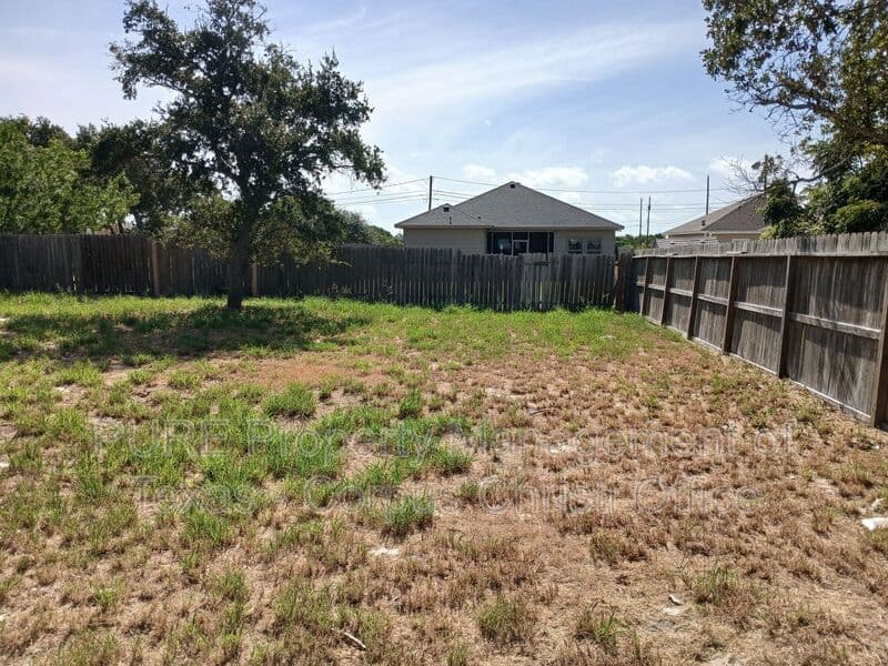 Corpus Christi House: 1941 Sunnycrest St