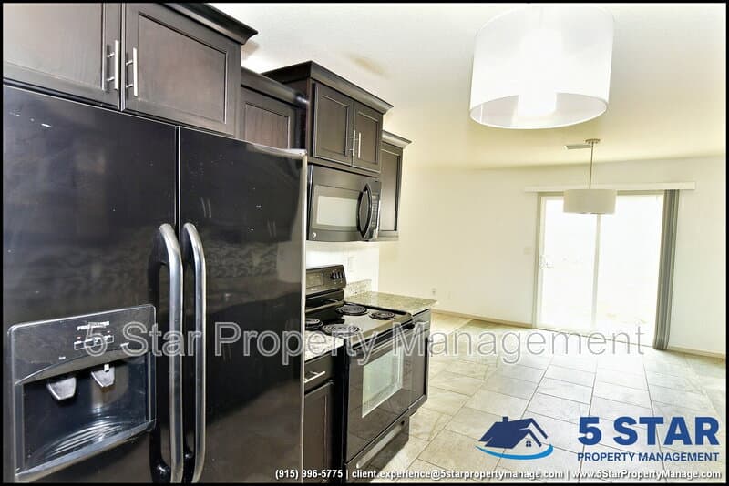El Paso House: 872 Colbert Shapleigh Place !!