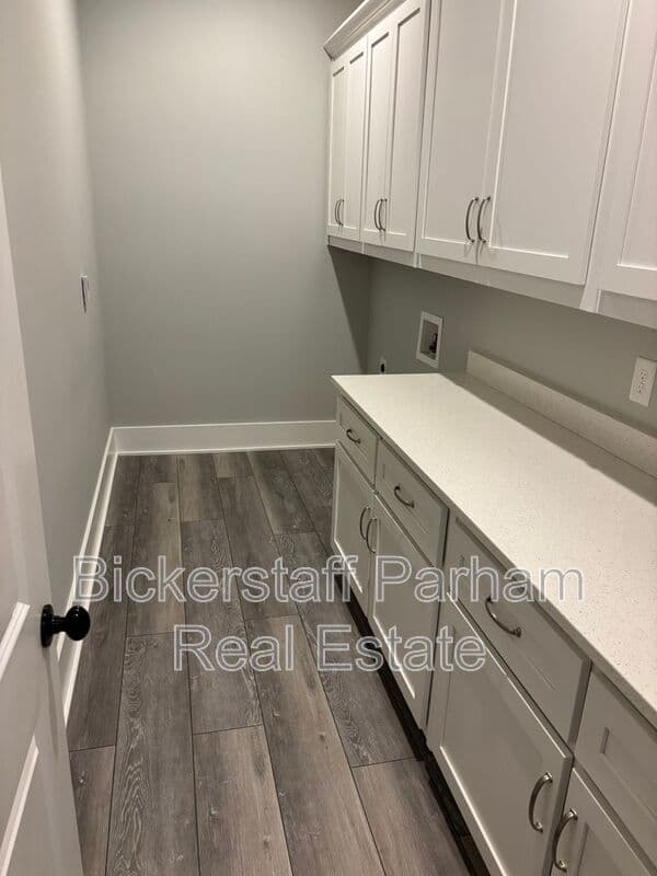 Columbus House: 8115 Dreamboat Drive