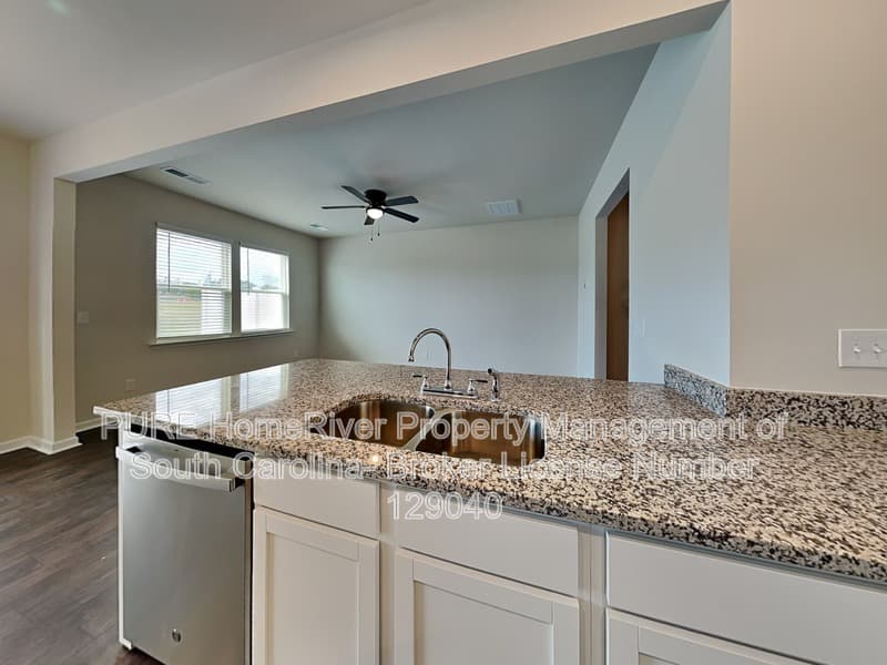 Elgin Townhome: 1054 Cornelia St