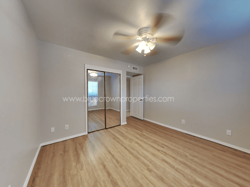 Carrollton House: 2112 Victoria Road