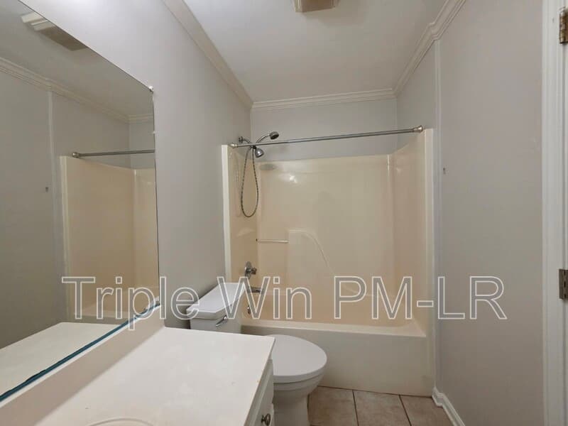 Little Rock House: 12512 Woodbury Dr