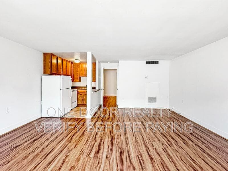 Williamsburg Condo: 732 Scotland Street #1