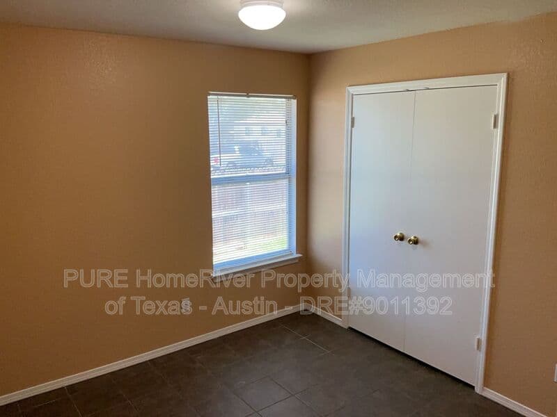 Round Rock Condo: 1001-A Christopher Ave