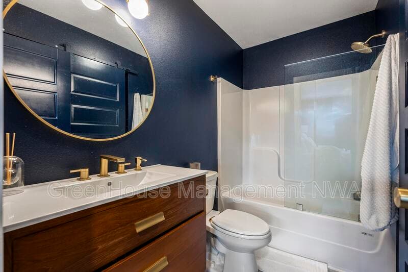 Bentonville House: 1041 Ventnor Ave
