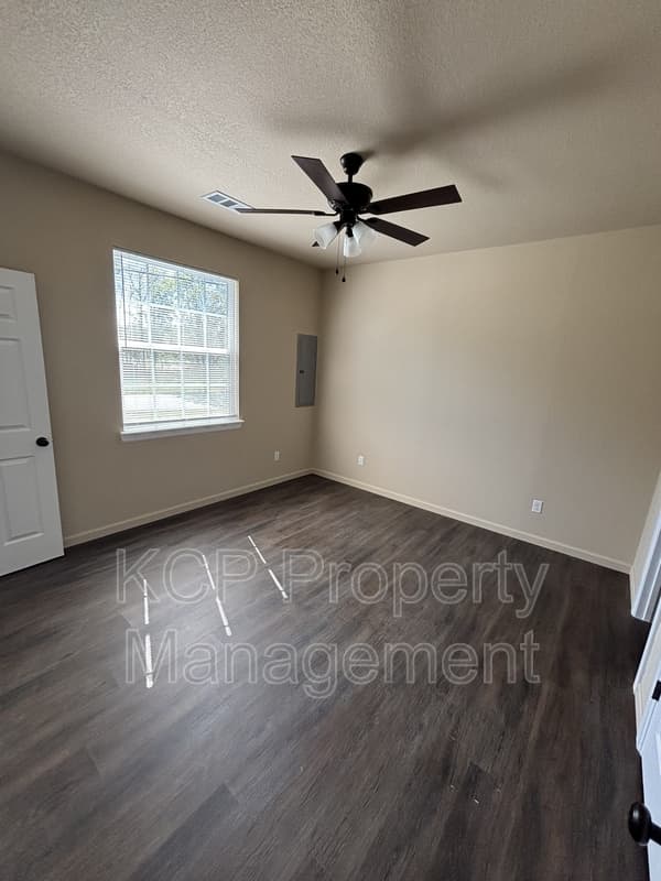 Van Buren Condo: 1702 Green Meadow Drive - B