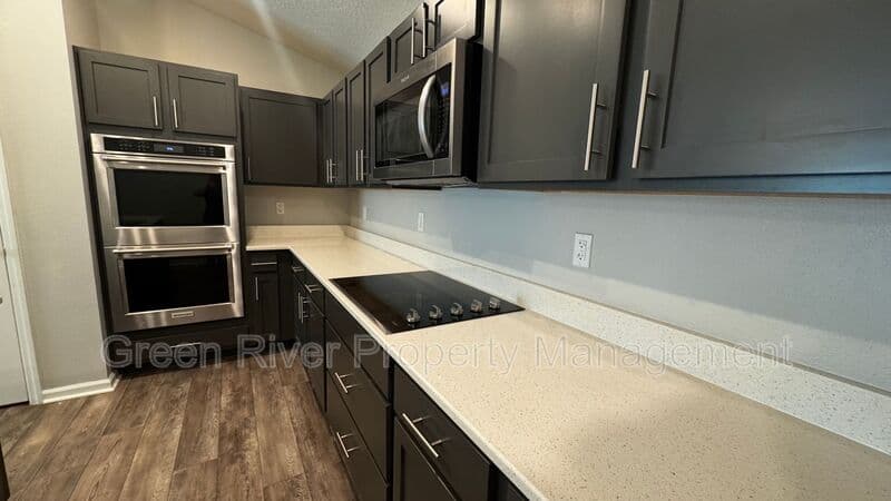 Jacksonville House: 1723 Carter Landing Boulevard