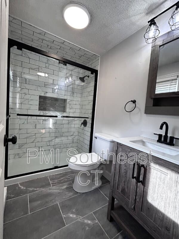 Mystic House: 250 Capstan Ave