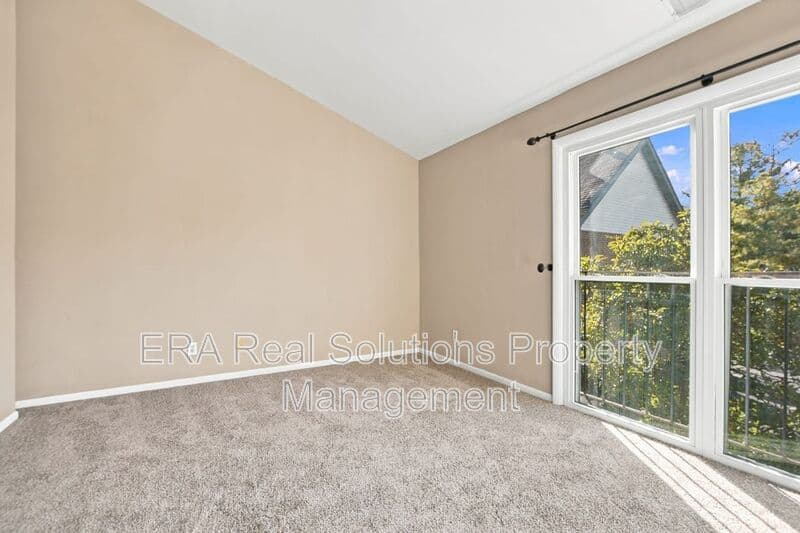 Cincinnati House: 2436 Grandview Ave.