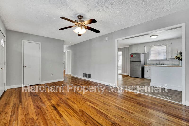 Greenville House: 17 Miracle Drive