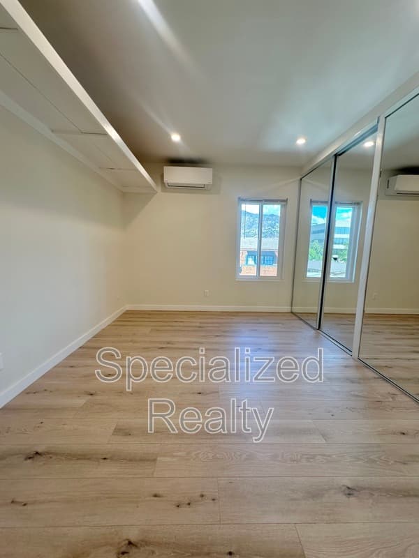 Glendale Condo: 409 Burchett Street