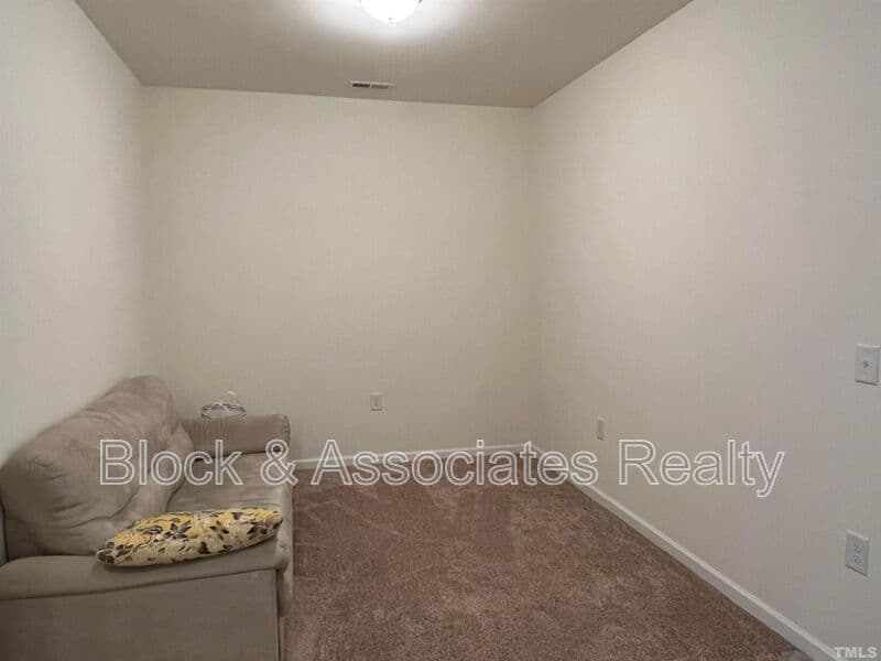 Apex House: 1156 Lookout Ridge Rd