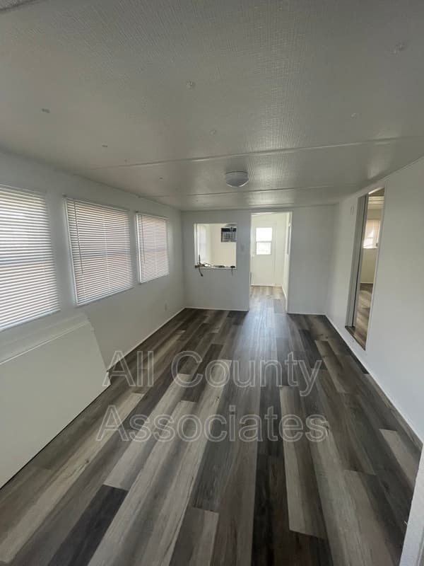 Holiday House: 2132 Kepner Dr