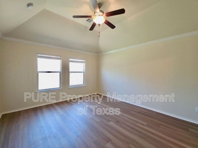 Buda House: 124 Jasper Trail