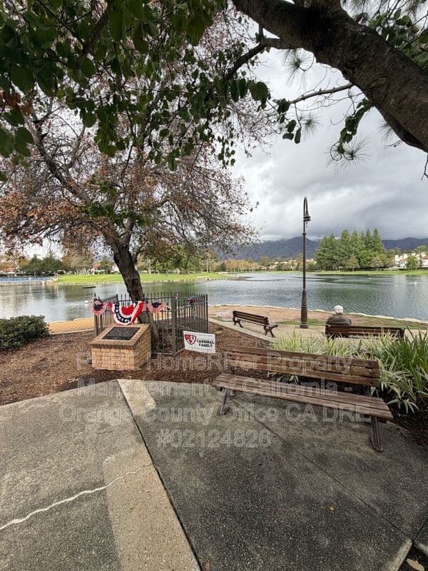 Rancho Santa Margarita House: 55 Montana Del Lago Dr