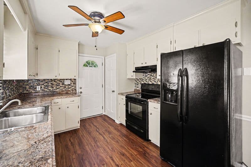 Charlotte House: 8301 Nathanael Greene Lane
