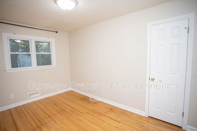 Cherry Hill House: 126 Sharrowvale Rd
