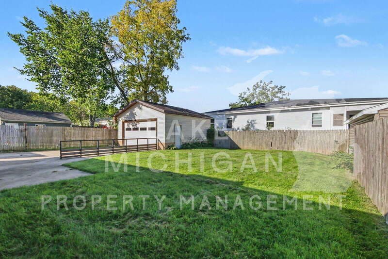 Grand Rapids House: 329 Alten Avenue Northeast