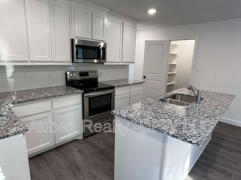 Denison House: 2524 South Fannin Avenue