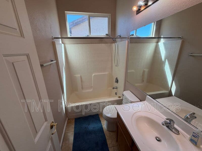 Elk Grove House: 9348 Sierra Spring Way