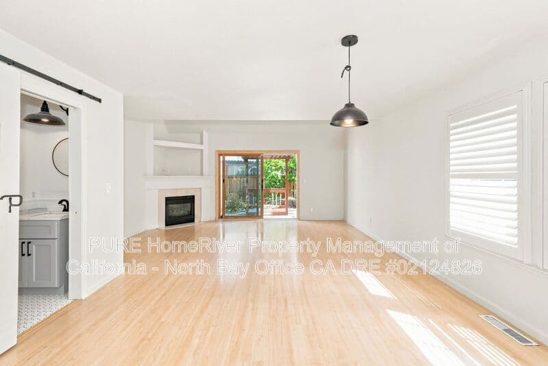 Santa Rosa House: 2360 Battersea St