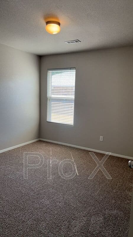 Farmington House: 225-227 N Marietta Way