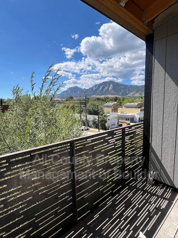 Boulder Condo: 2301 Pearl Street