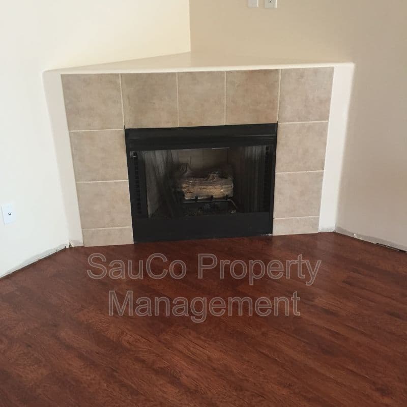 Gresham Condo: 5914 SE 16th Loop