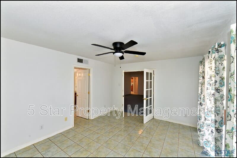 El Paso House: 14101 Koshare Ct