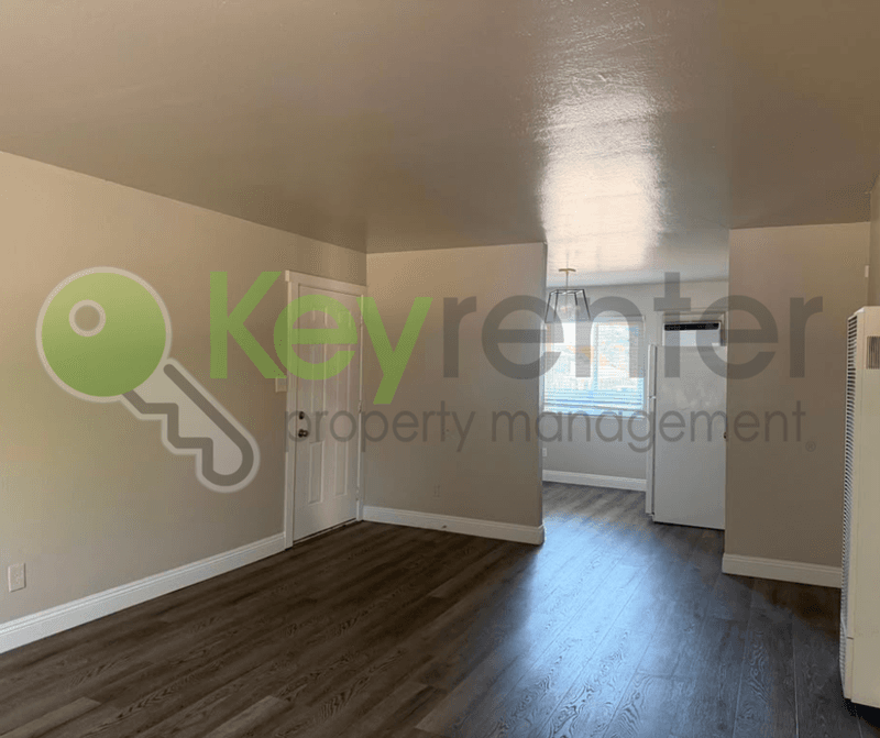 Sacramento House: 5724 Falconer Way